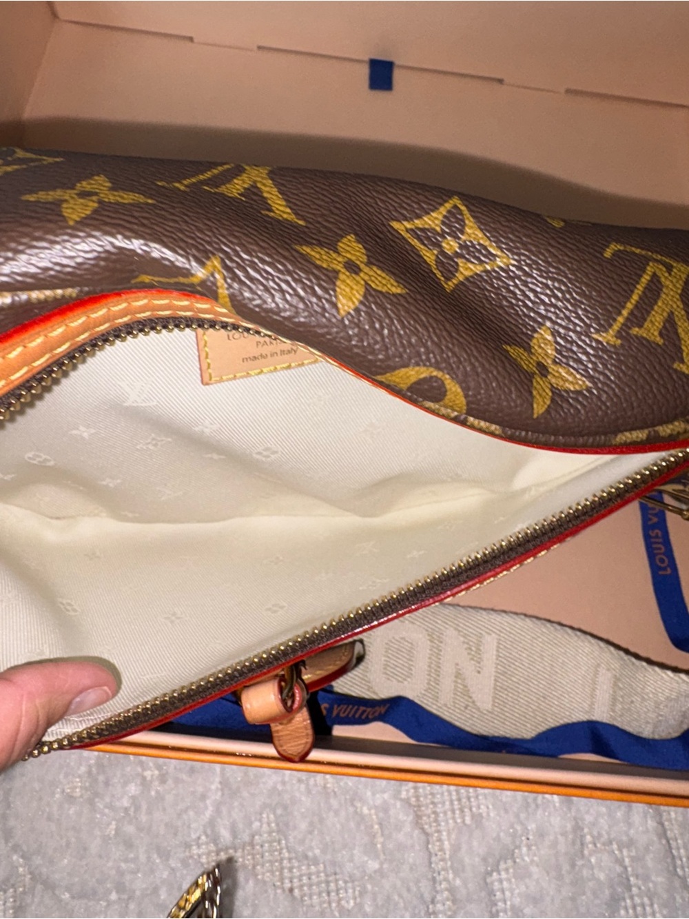 Louis Vuitton Monogram Canvas high rise Belt bum Bag in Brown and Tan monogram - Picture 4 of 9